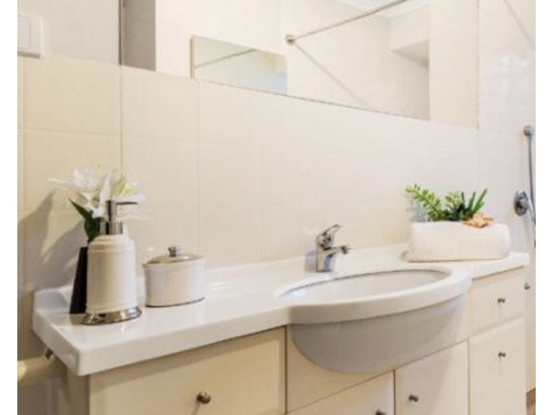 18 Valleyview Drive, Rowville VIC 3178