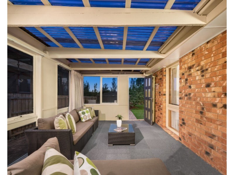 18 Valleyview Drive, Rowville VIC 3178