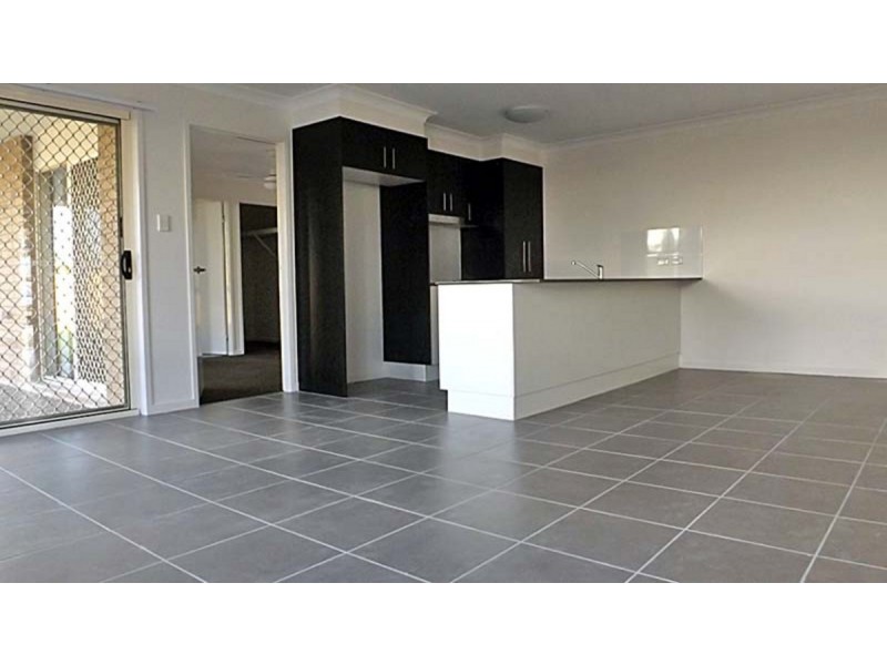 2/6 Jensen Road, Caboolture QLD 4510