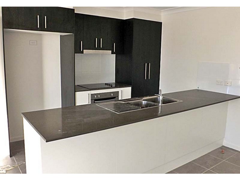 2/6 Jensen Road, Caboolture QLD 4510