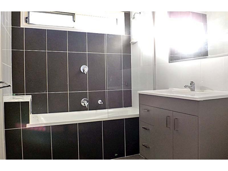 2/6 Jensen Road, Caboolture QLD 4510