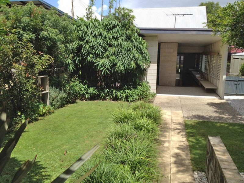 28 Ross Street, Woolloongabba QLD 4102