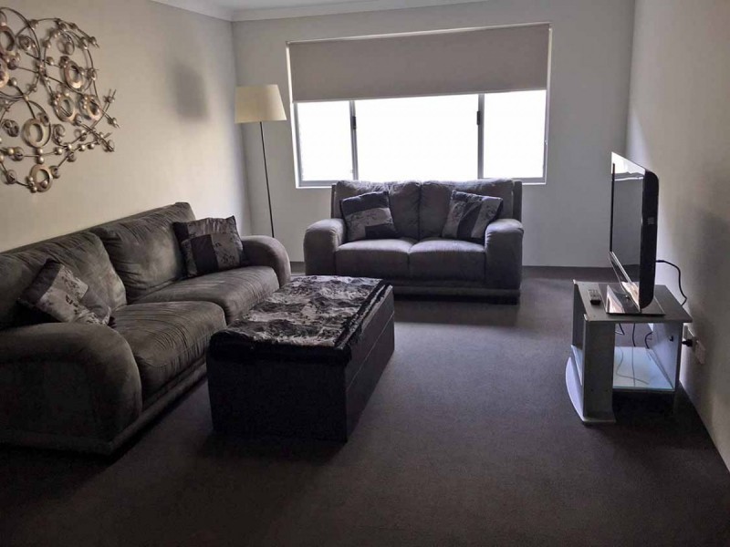 6 Dumbarton Way, Landsdale WA 6065