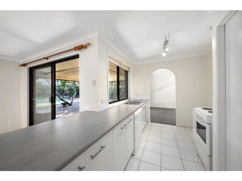 33 Woodlark Rise, Sunrise Beach QLD 4567