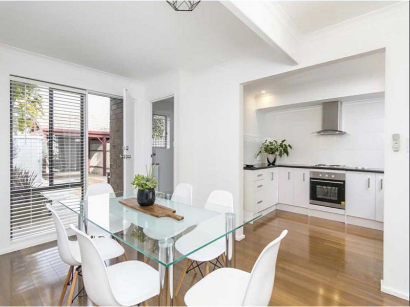 2/21 Esplanade, Semaphore SA 5019