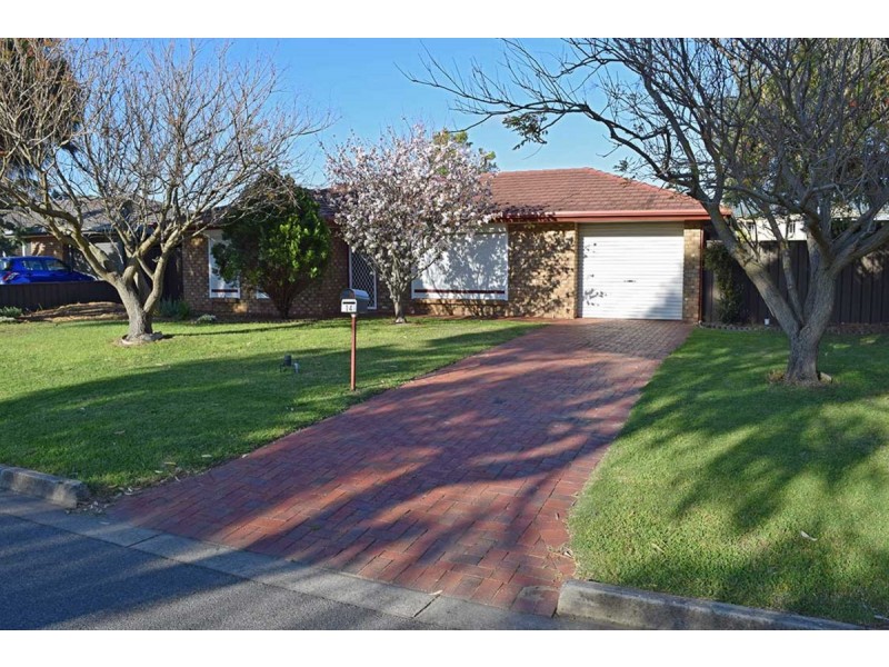 14 Oakridge Rise, Huntfield Heights SA 5163