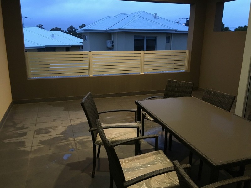 9/10 Peppering Way, Westminster WA 6061