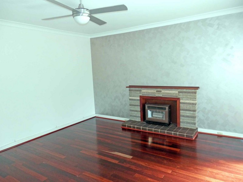 16 Stewartby Crescent, Viveash WA 6056