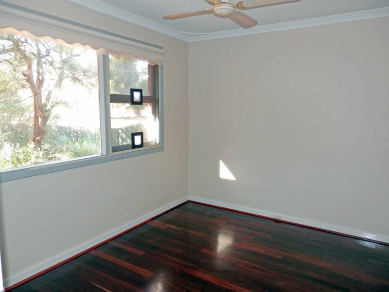 16 Stewartby Crescent, Viveash WA 6056