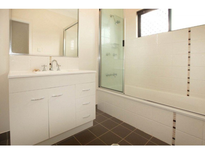 11 Eungella Court, Bushland Beach QLD 4818