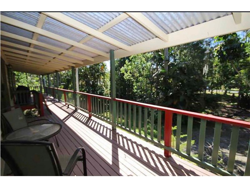 4 Leach Avenue, Landsborough QLD 4550