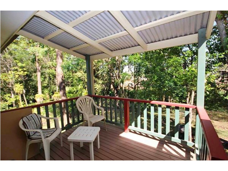 4 Leach Avenue, Landsborough QLD 4550