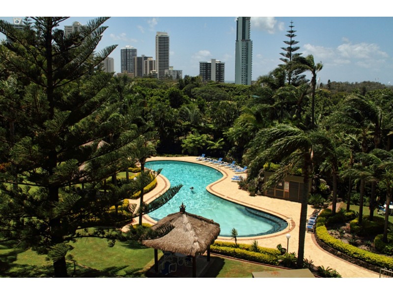17/2 Admiralty Drive, Paradise Waters QLD 4217