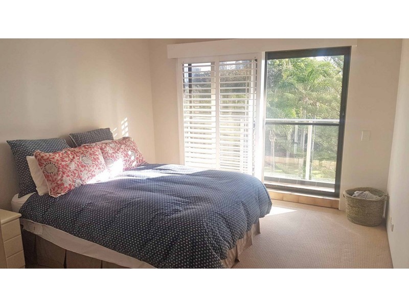 17/2 Admiralty Drive, Paradise Waters QLD 4217