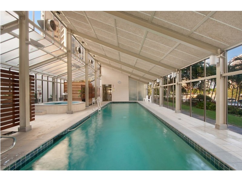 17/2 Admiralty Drive, Paradise Waters QLD 4217