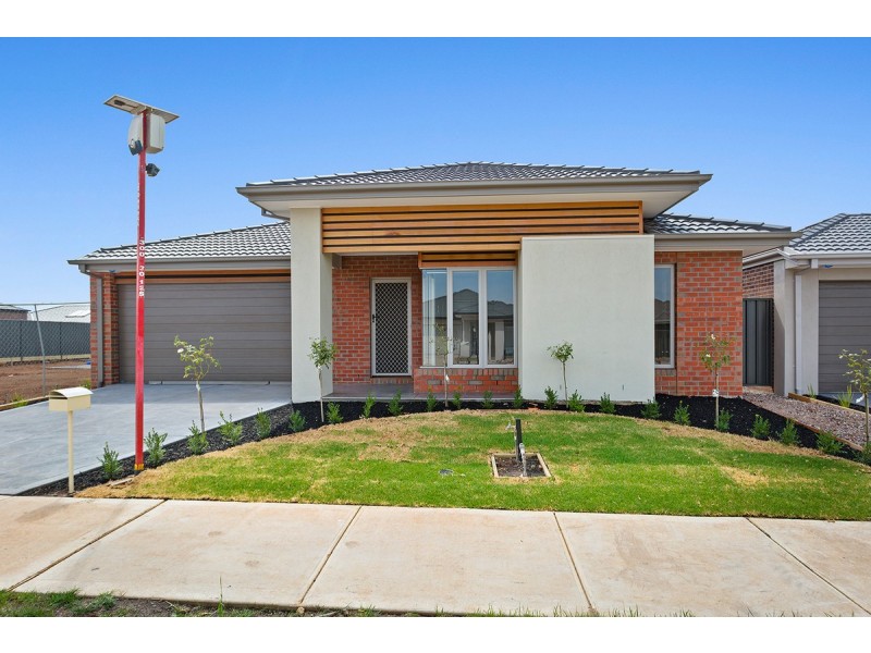 37 Fellows Street, Melton South VIC 3338