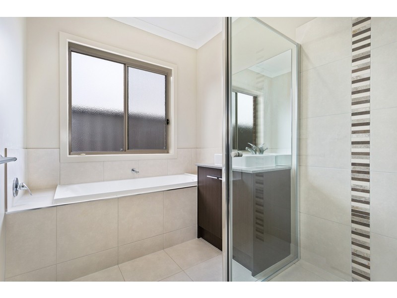 37 Fellows Street, Melton South VIC 3338