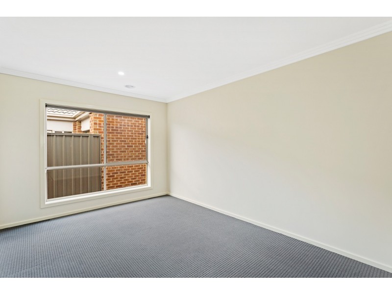 37 Fellows Street, Melton South VIC 3338