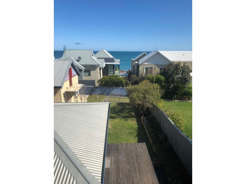 30 Mettam Street, Trigg WA 6029