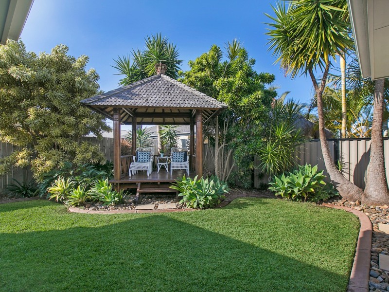 11 Hillcrest Street, Wellington Point QLD 4160