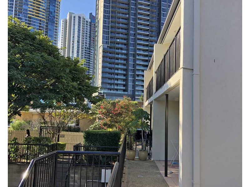 4/63 Queen Street, Southport QLD 4215