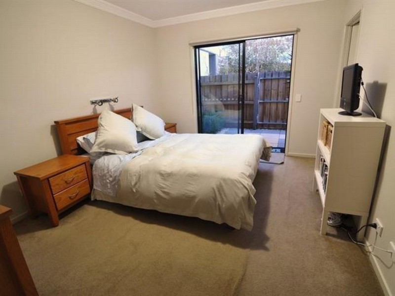 2/65 Westbury Street, St Kilda East VIC 3183