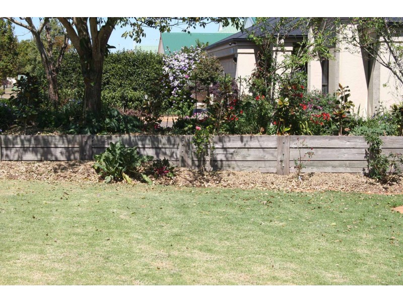 15 Emma Drive, Kearneys Spring QLD 4350