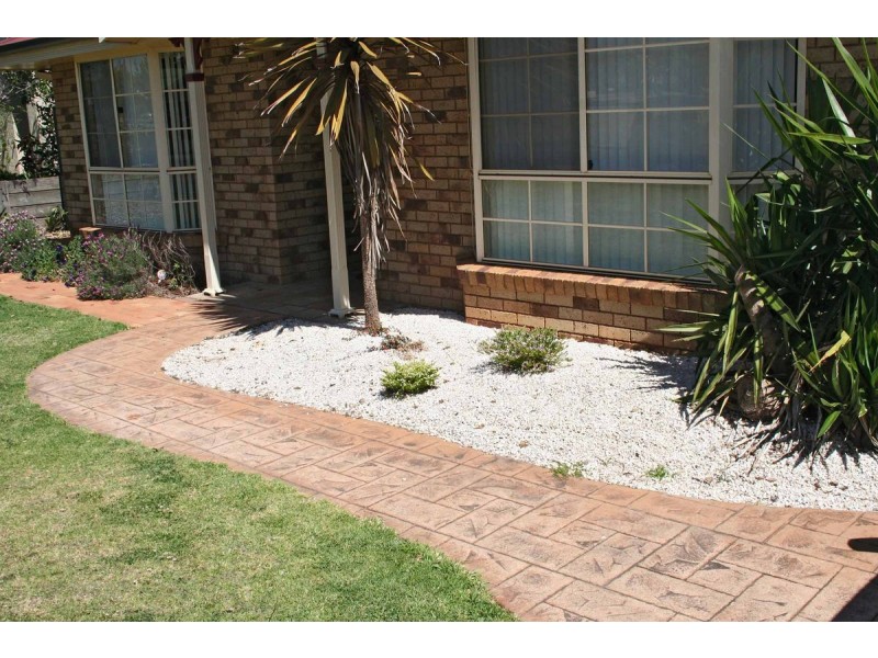 15 Emma Drive, Kearneys Spring QLD 4350