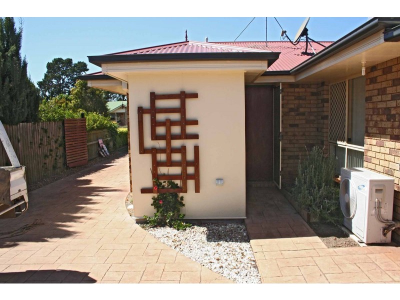15 Emma Drive, Kearneys Spring QLD 4350