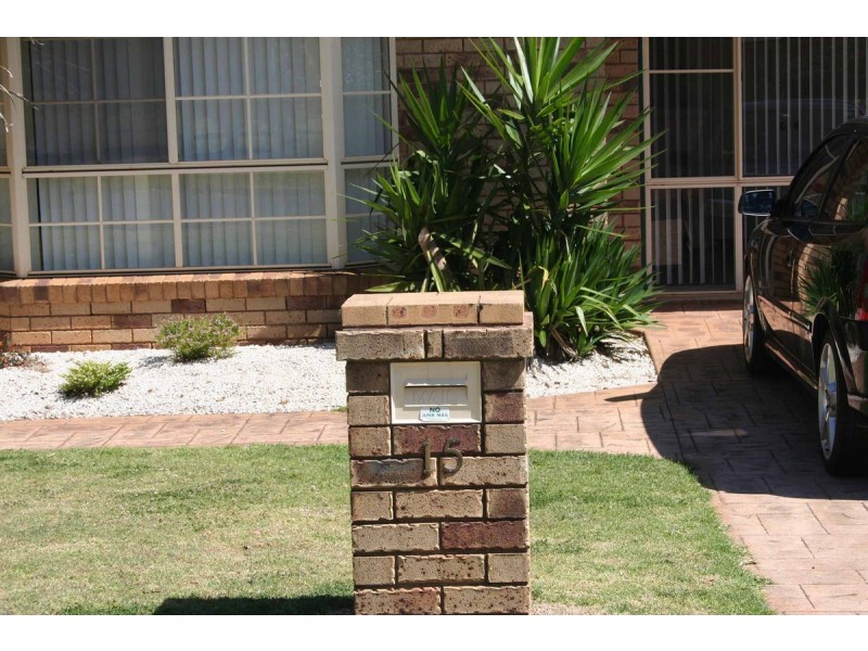 15 Emma Drive, Kearneys Spring QLD 4350