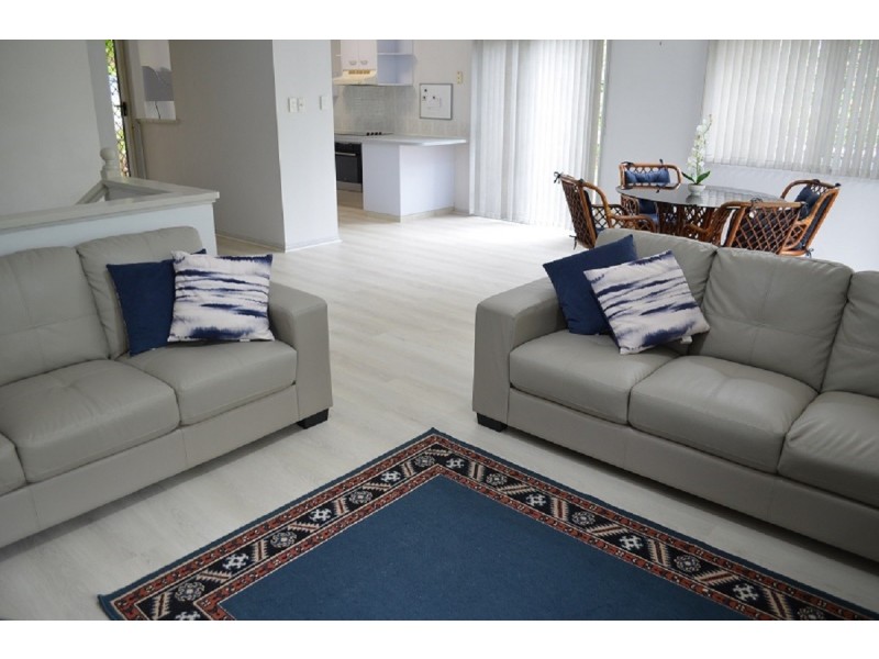 7/164-168 Alexander Drive, Highland Park QLD 4211