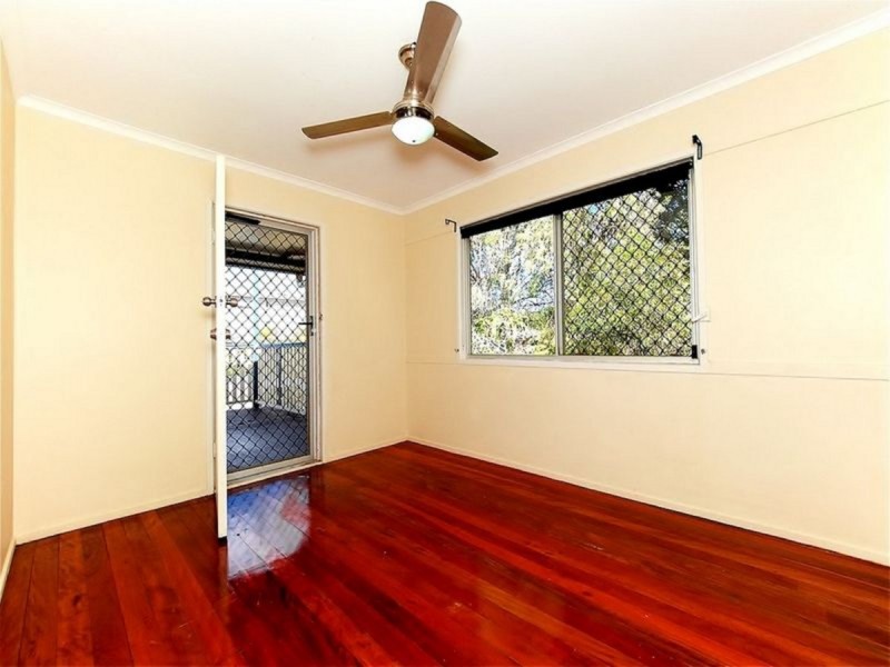 10 View Street, Kingston QLD 4114