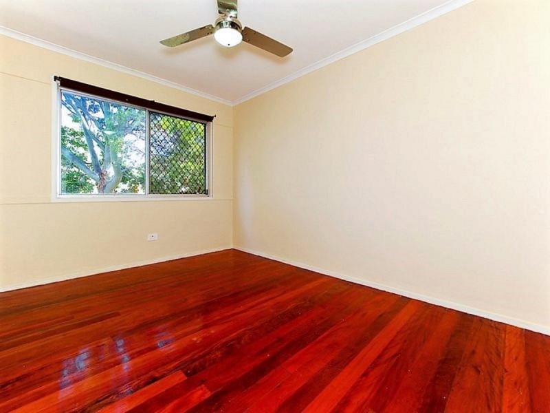 10 View Street, Kingston QLD 4114