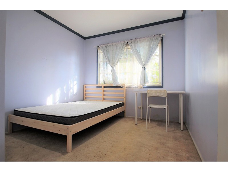 1 Mintern Street, Macgregor QLD 4109