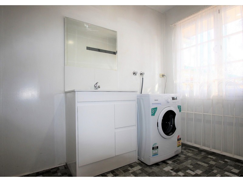 1 Mintern Street, Macgregor QLD 4109