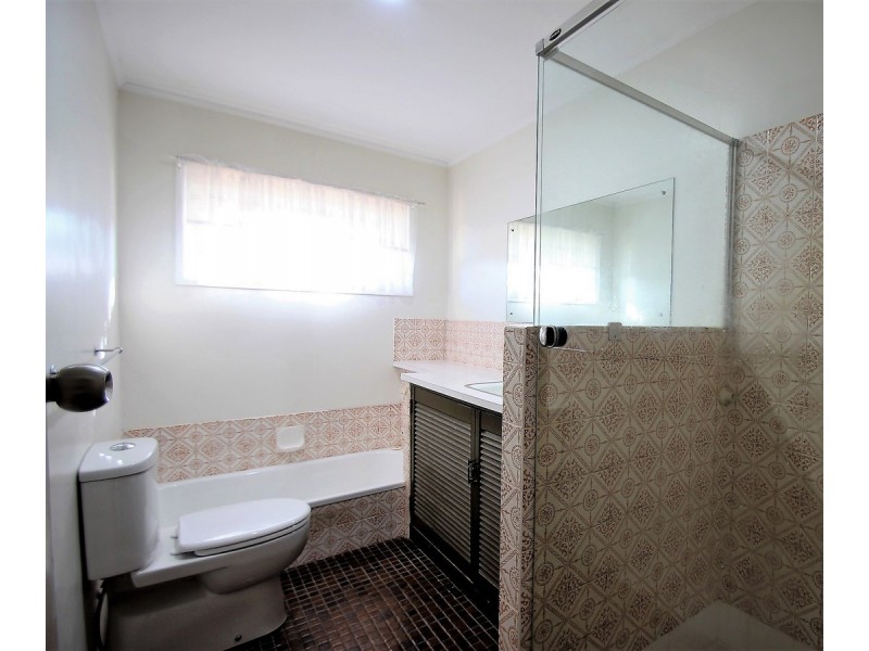 1 Mintern Street, Macgregor QLD 4109