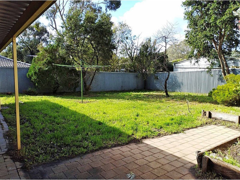 21 Barrdickson Crescent, Happy Valley SA 5159