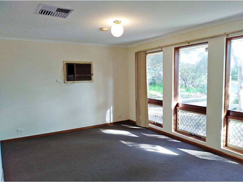 21 Barrdickson Crescent, Happy Valley SA 5159