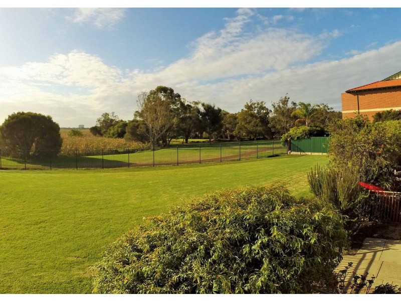 79/115 Herdsman Parade, Wembley WA 6014