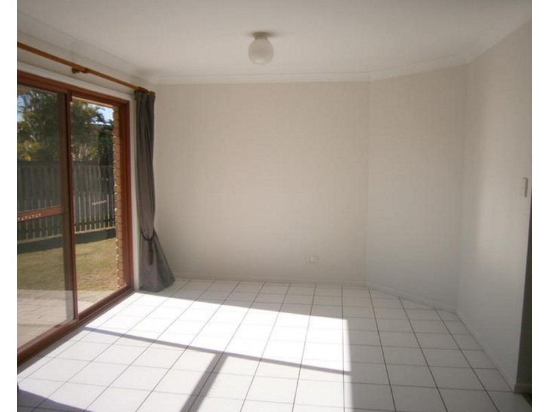 2 Bowerbird Place Street, Burleigh Waters QLD 4220