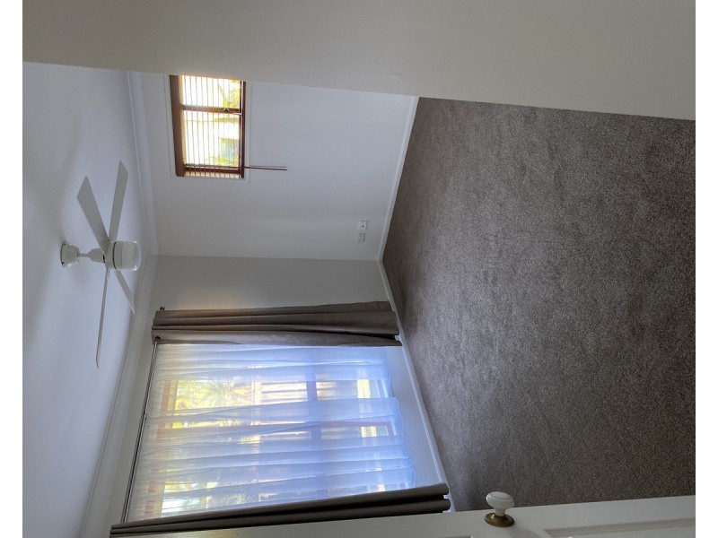 2 Bowerbird Place Street, Burleigh Waters QLD 4220