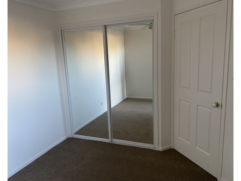 2 Bowerbird Place Street, Burleigh Waters QLD 4220