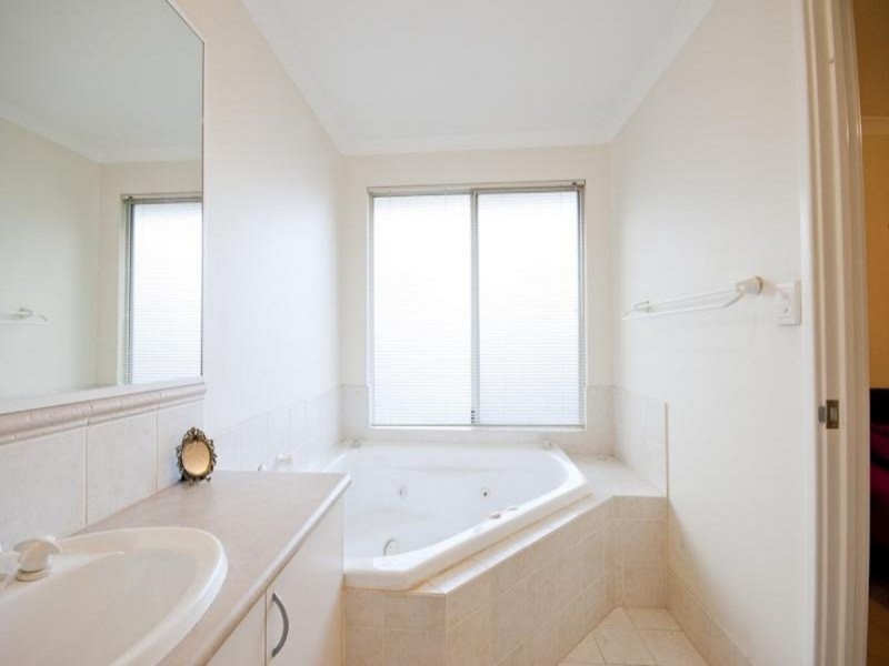 B/84 Gladstone Road, Rivervale WA 6103