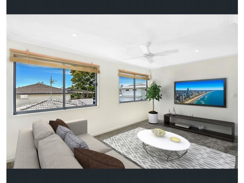 1/18 Muscovey Avenue, Paradise Point QLD 4216