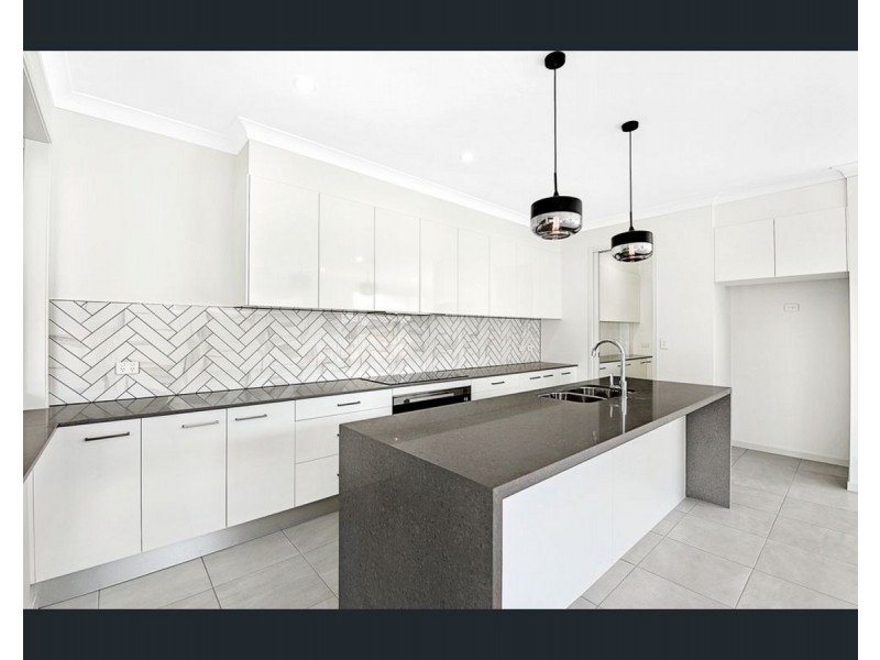 1/18 Muscovey Avenue, Paradise Point QLD 4216