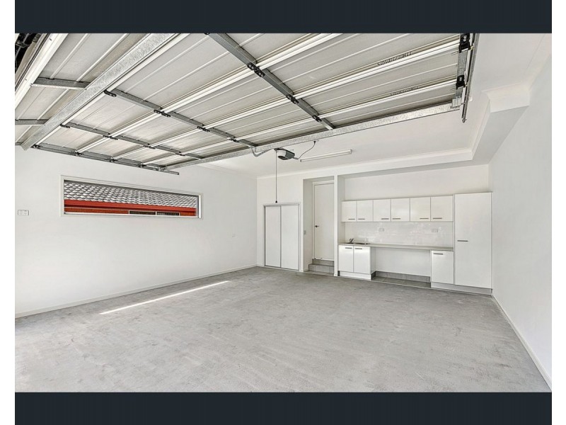 1/18 Muscovey Avenue, Paradise Point QLD 4216