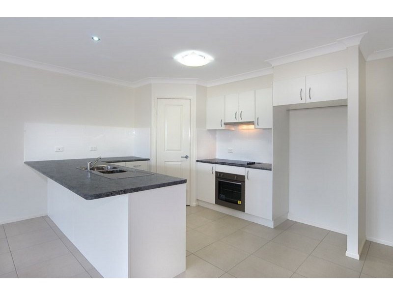 2/13 Robert Street, Loganlea QLD 4131