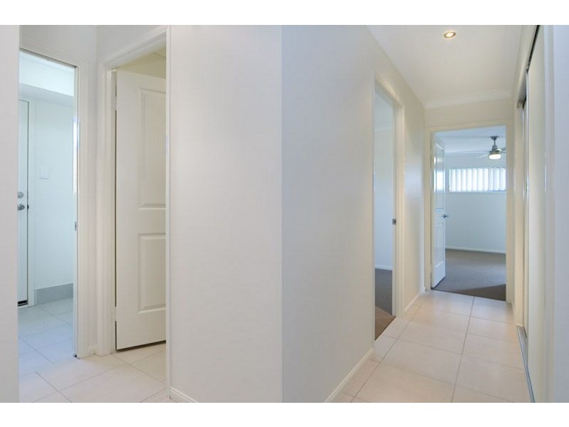 2/13 Robert Street, Loganlea QLD 4131