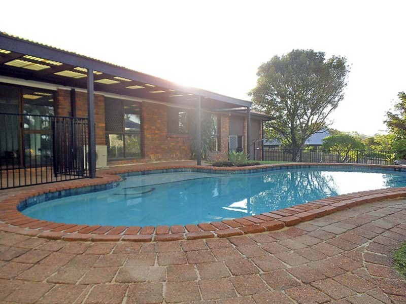 4 Churchill Court, Carrara QLD 4211