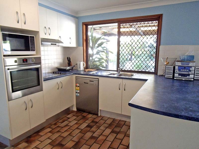 4 Churchill Court, Carrara QLD 4211